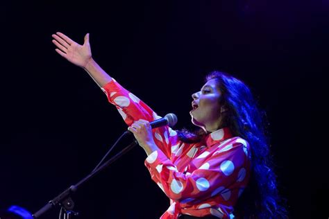 Soleá de la Mariquilla: Una melodía que florece entre la melancolía y el fuego flamenco